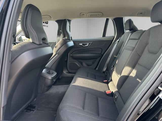 VOLVO V60 B4 (d) Geartronic Momentum Business