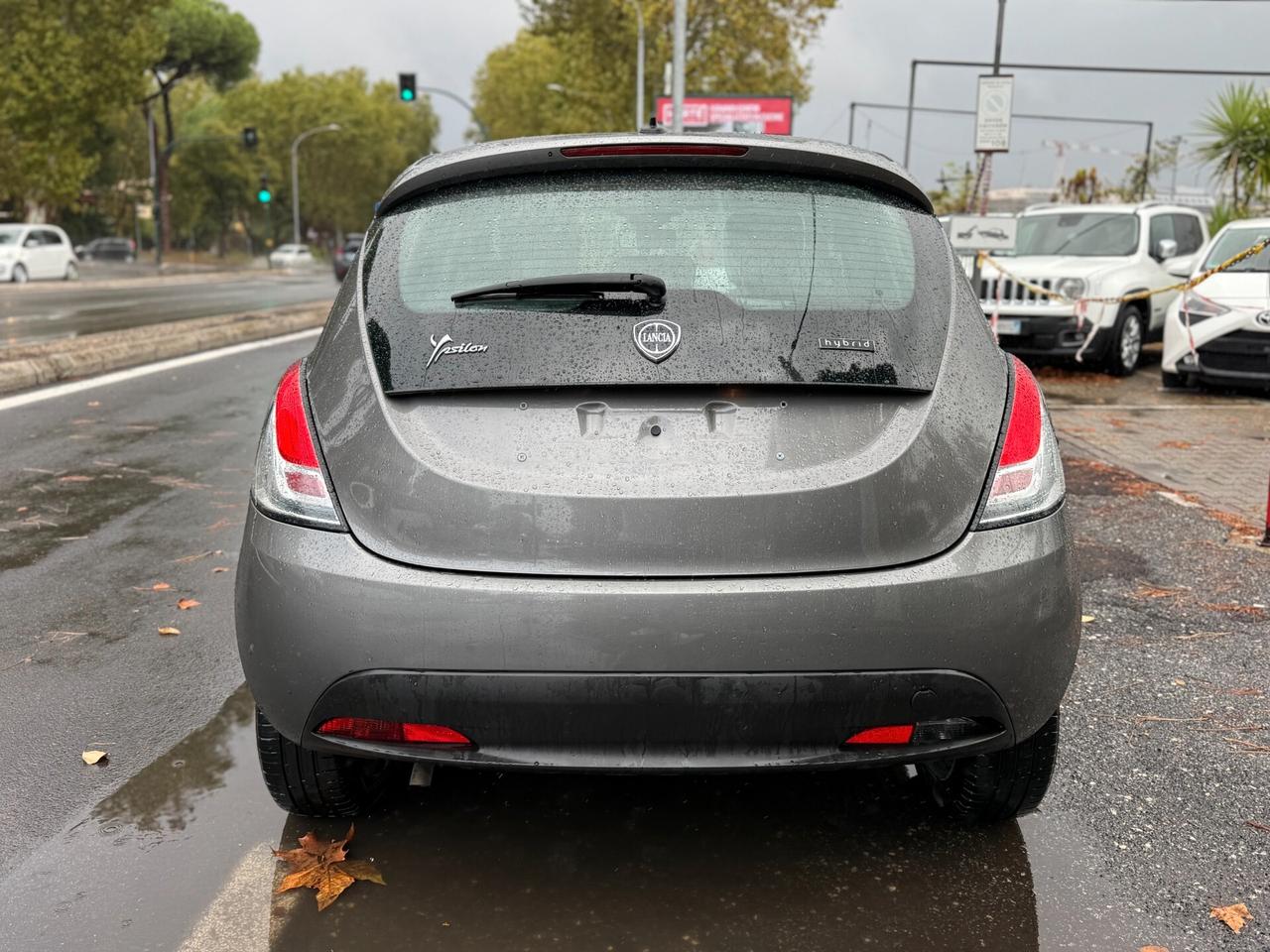 Lancia Ypsilon 1.0 FireFly 5 porte S&S Hybrid Ecochic Gold