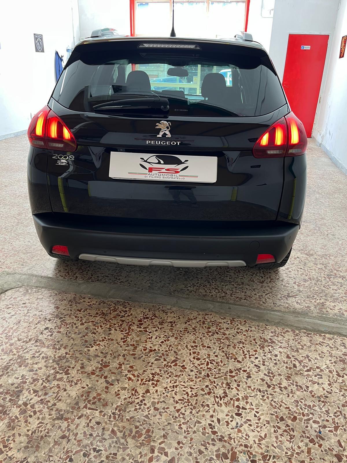 Peugeot 2008 BlueHDi 100 S&S Allure
