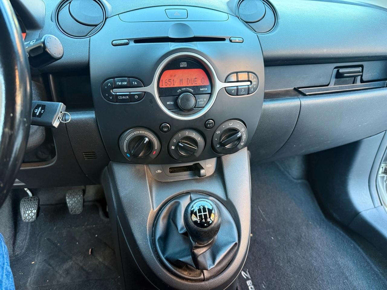 Mazda 2 1.4 play 3 porte ok per neopatentati