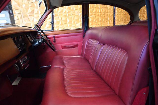 DAIMLER Sovereign 2.5 V8 AUTO GUIDA A DESTRA PERFETTA ITALIANA NUOVA