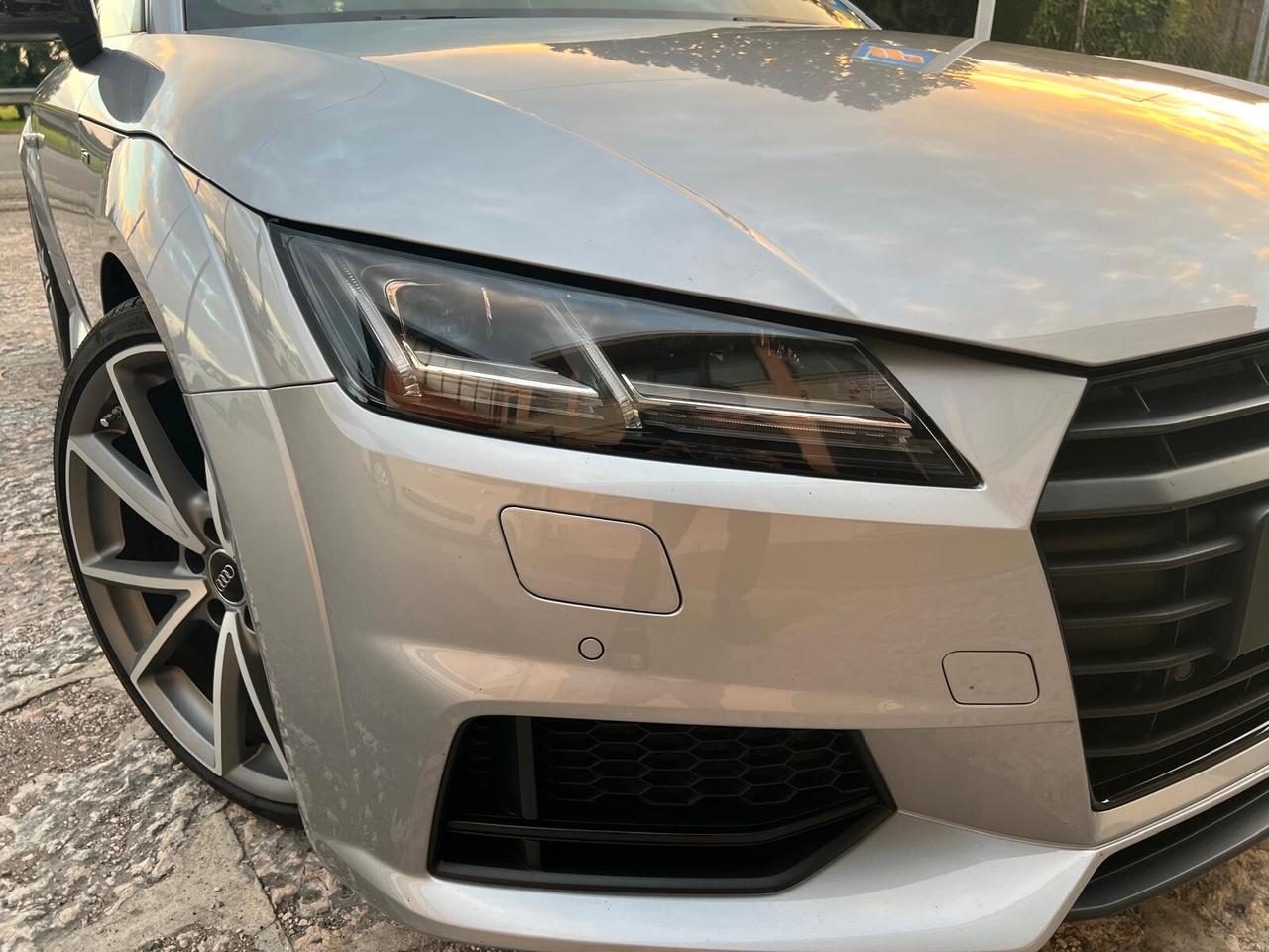 Audi TT Coupé 2.0 TFSI S tronic Sline AKRAPOVIC