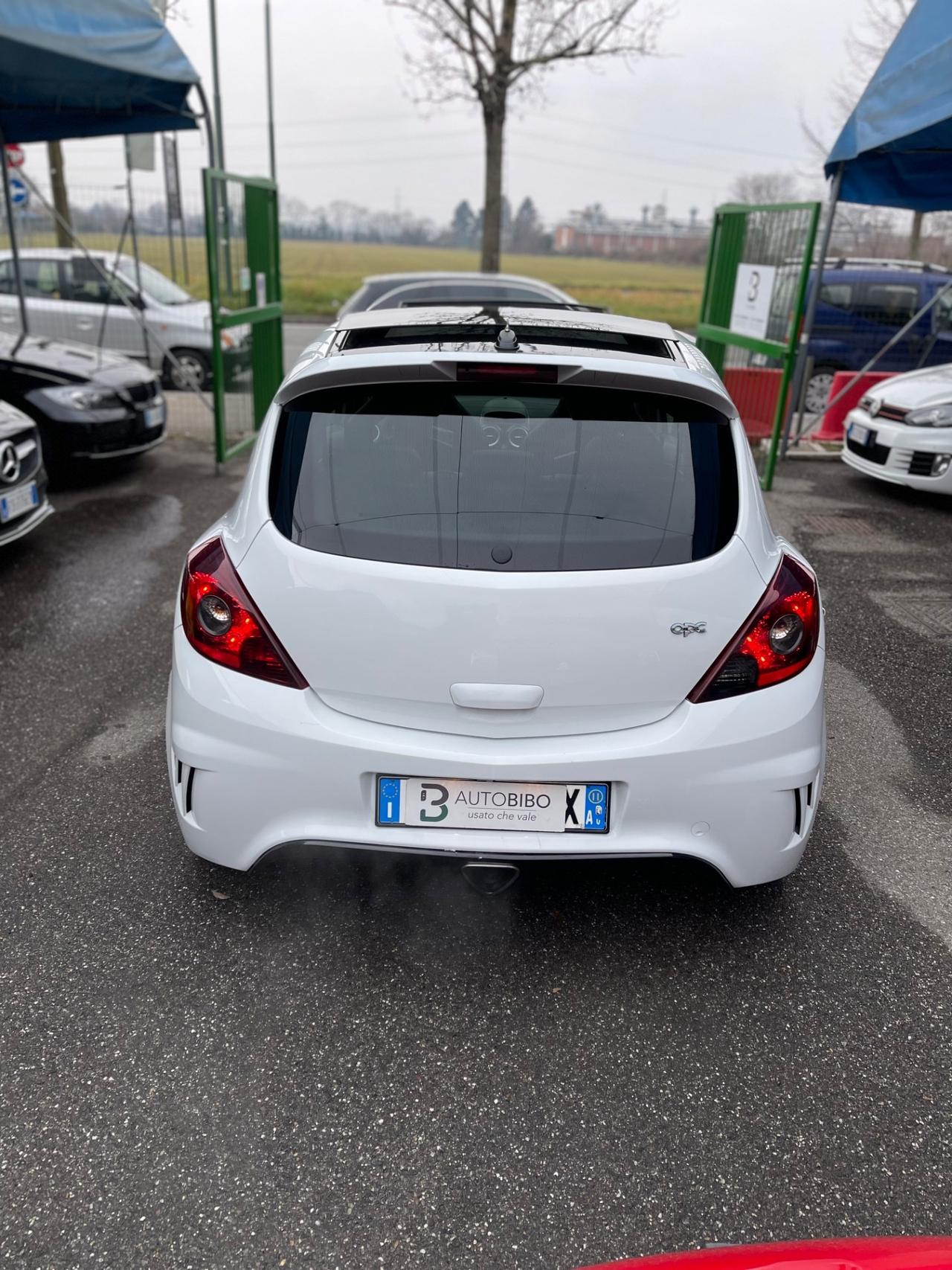 Opel Corsa 1.6 T 192CV 3 porte OPC