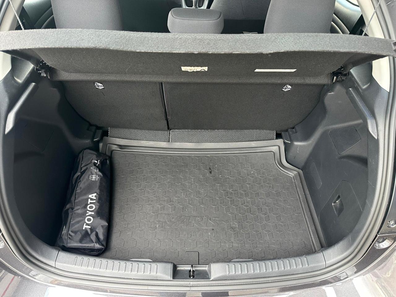 Toyota Yaris 1.5 Hybrid 5 porte Business PREZZO PROMO