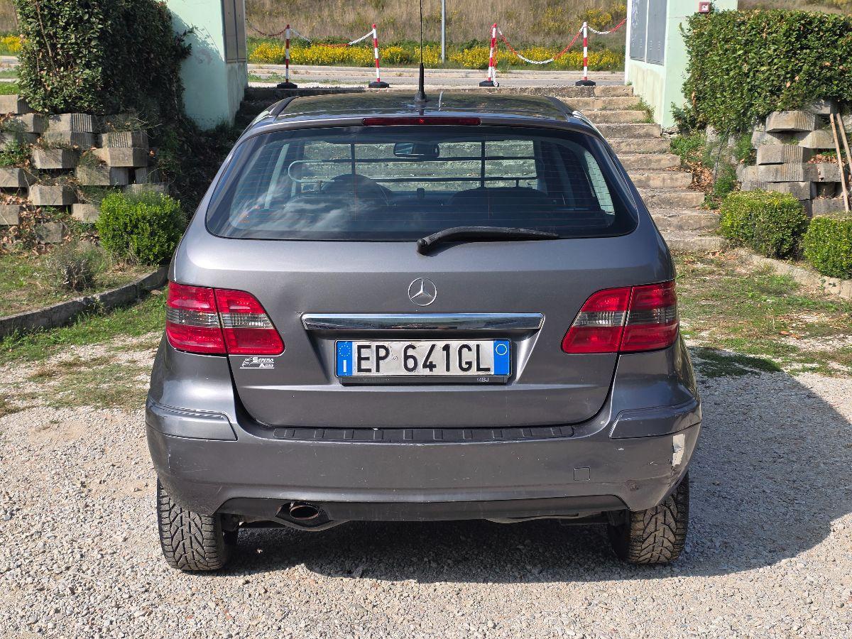 MERCEDES CLASSE B 180 METANO 2012 OK NEOPATENTATI