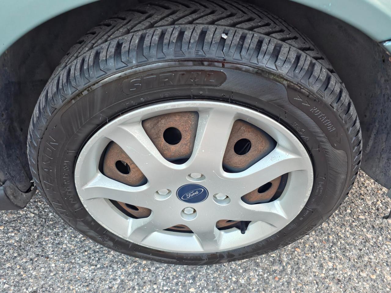 Ford Focus 1.6i 16V cat 5p. Ghia 2002-E2 Manuale NEO