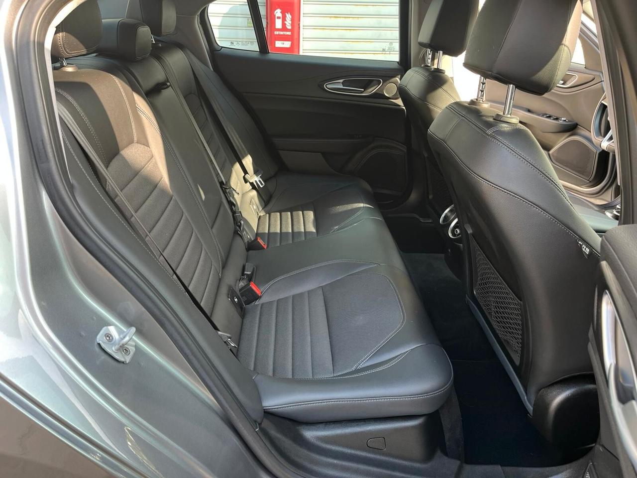 Alfa Romeo Giulia 2.2 Turbodiesel 180 CV AT8 Business Sport Launch Ed.