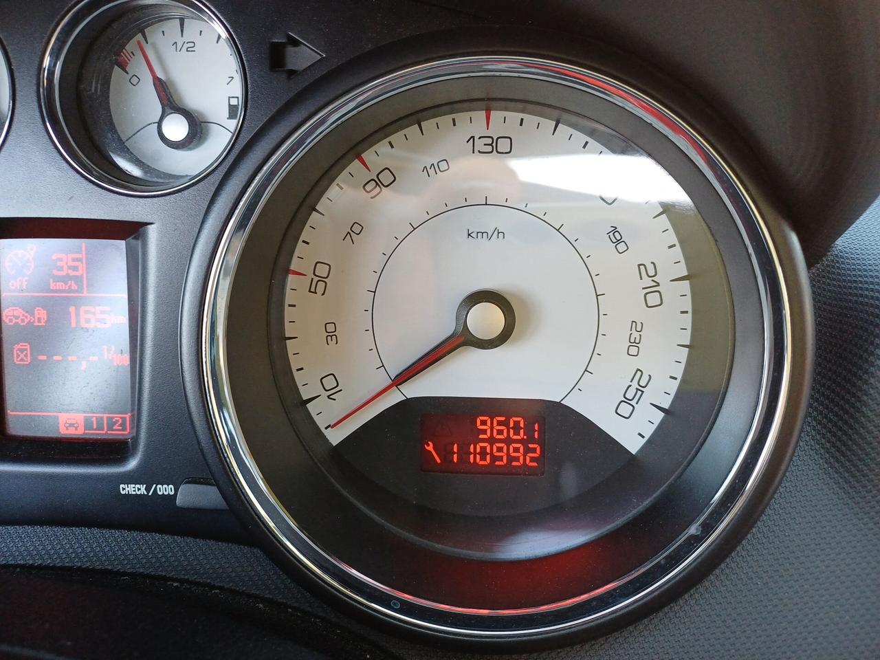 Peugeot 308 1.6 VTi 120CV CC Féline