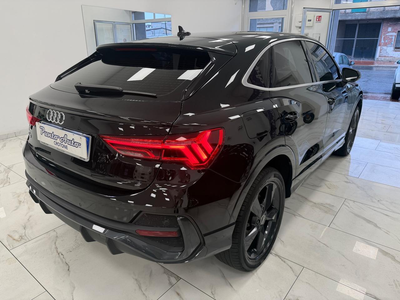 Audi Q3 SPB 45 TFSI e S tronic Business Plus