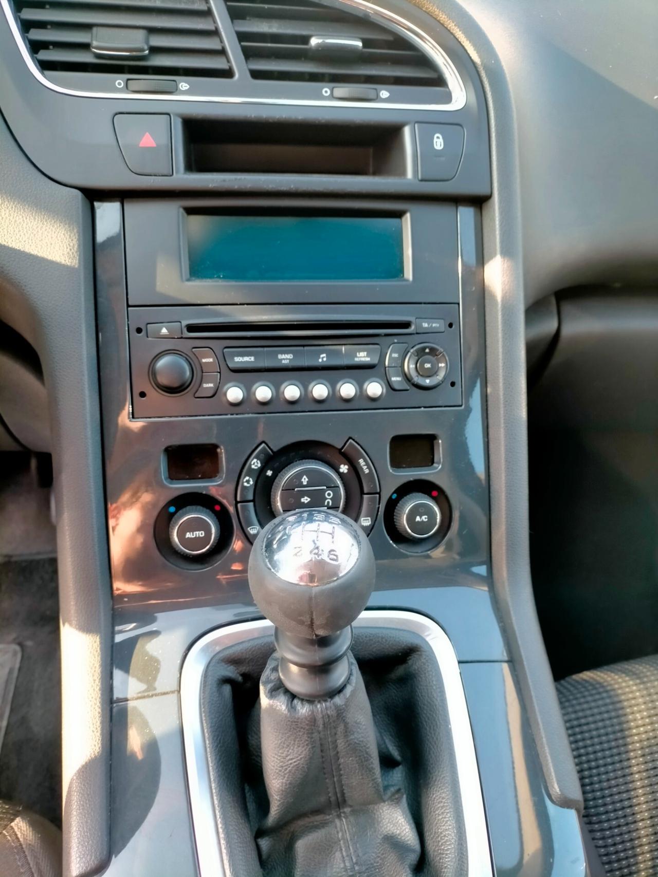 Peugeot 5008 1.6 HDi 112CV Premium