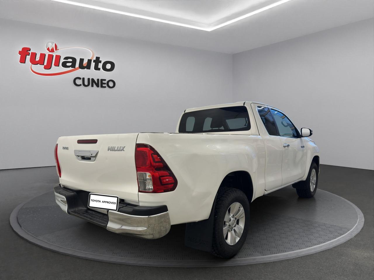 Toyota Hilux 2.4 d-4d extra cab Lounge 4wd