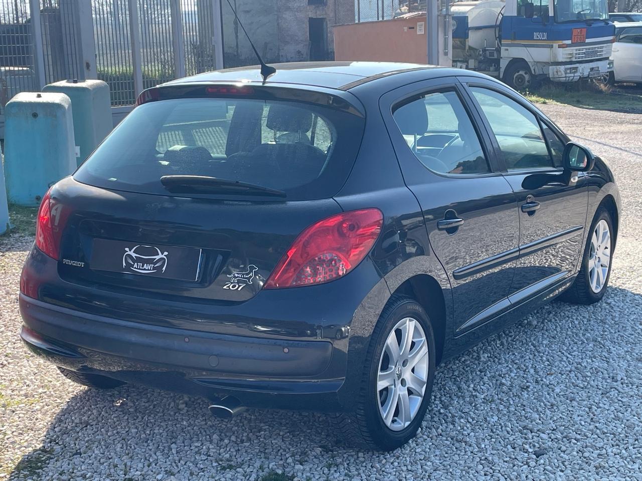 Peugeot 207 1.6 HDi 110CV 5p. Féline