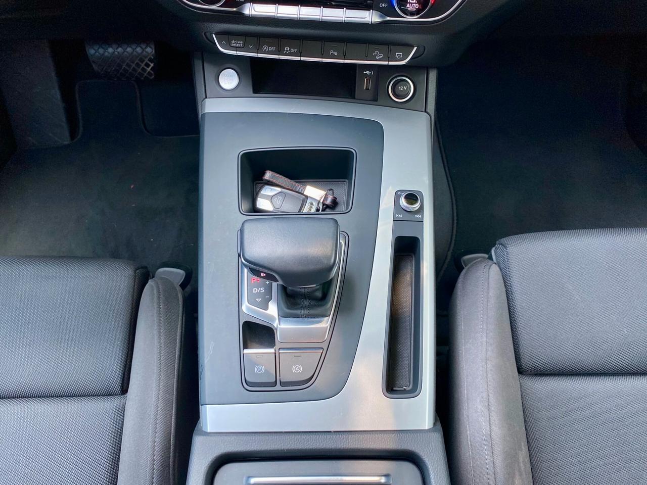 Audi Q5 40 2.0 tdi mhev 12V quattro s-tronic 204cv FARI MATRIX