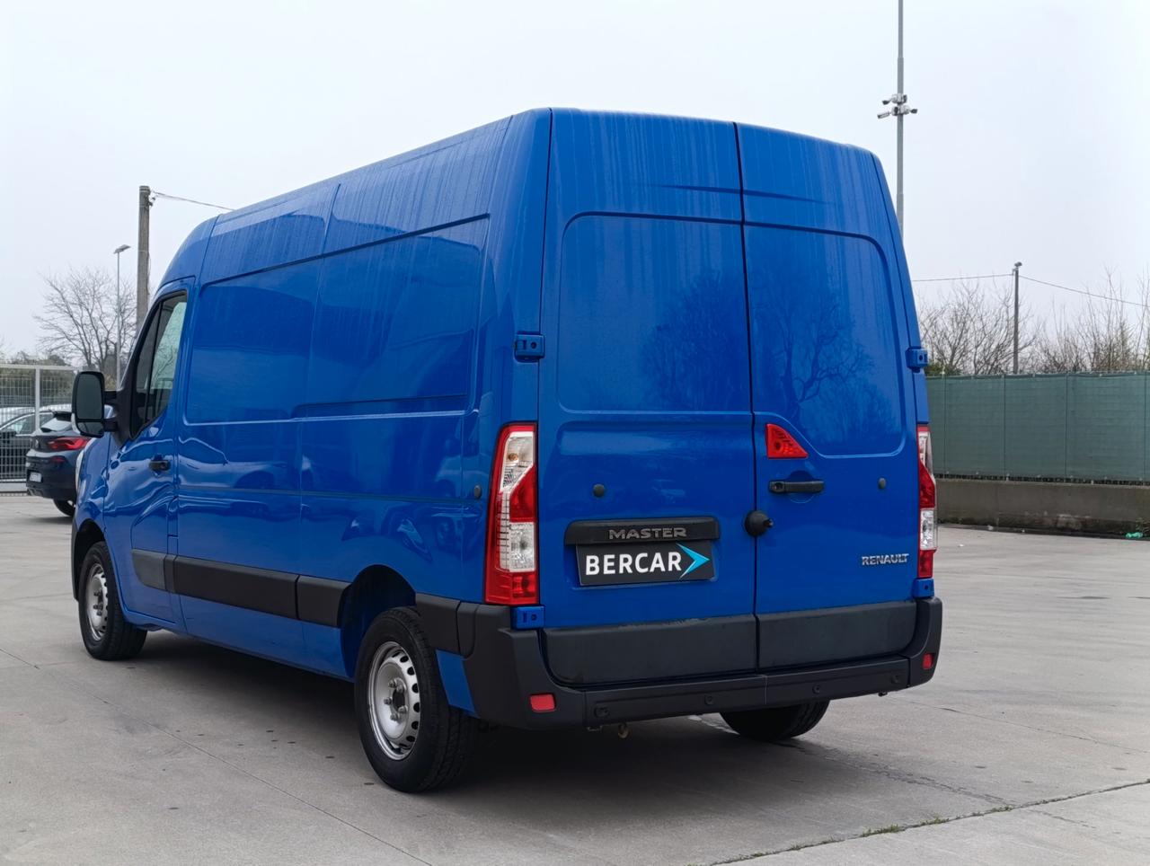 RENAULT Master T33 2.3 dci 135cv L2H2 Ice