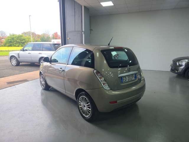 Lancia Ypsilon Ypsilon II 2007 1.2 8v New Oro (oro)