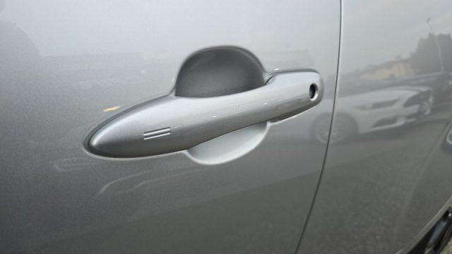 TOYOTA Yaris 1.5 Hybrid 5 porte Premiere NEOPATENTATI PERMUTE