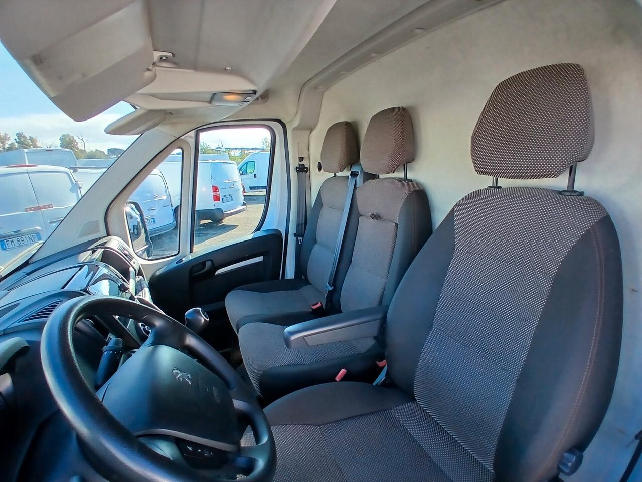 Peugeot Boxer 330 2.2 BlueHDi 140 L2H2