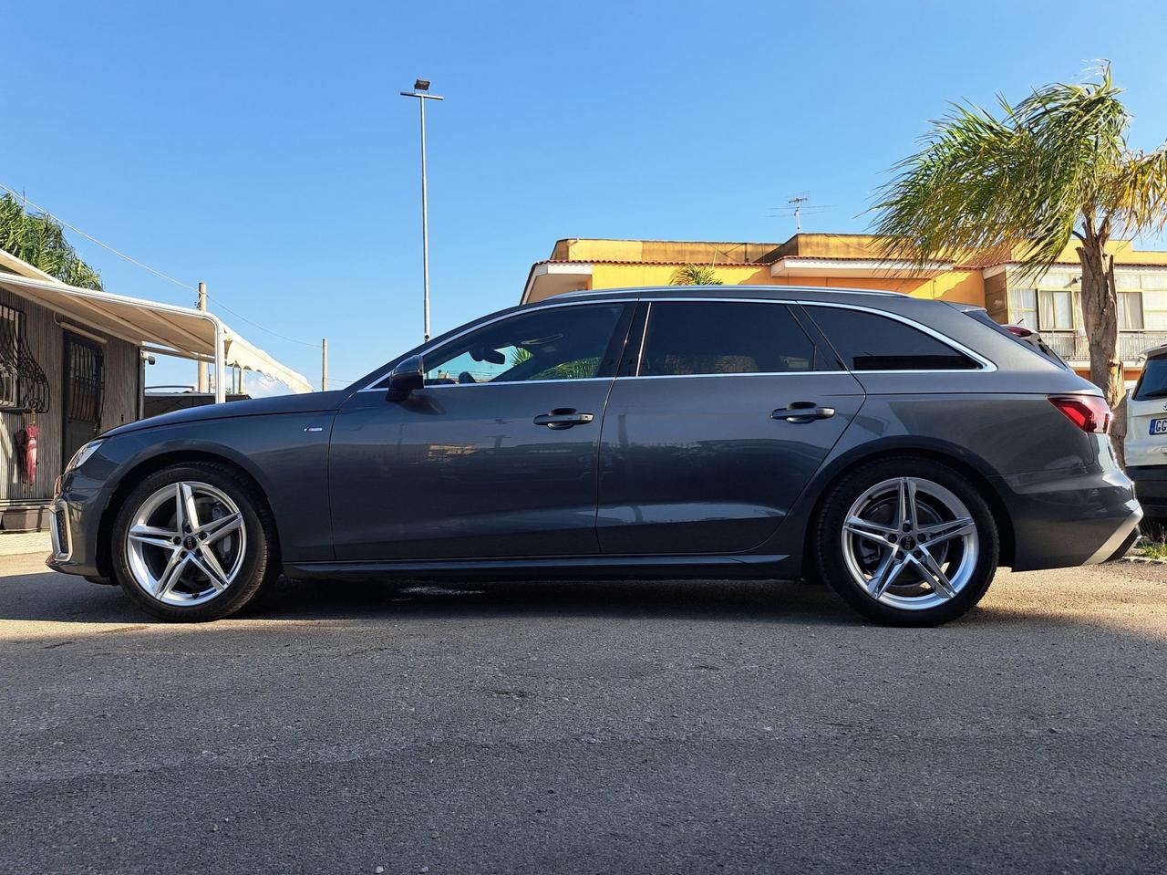 Audi A4 Avant 40 TDI S tronic S line edition