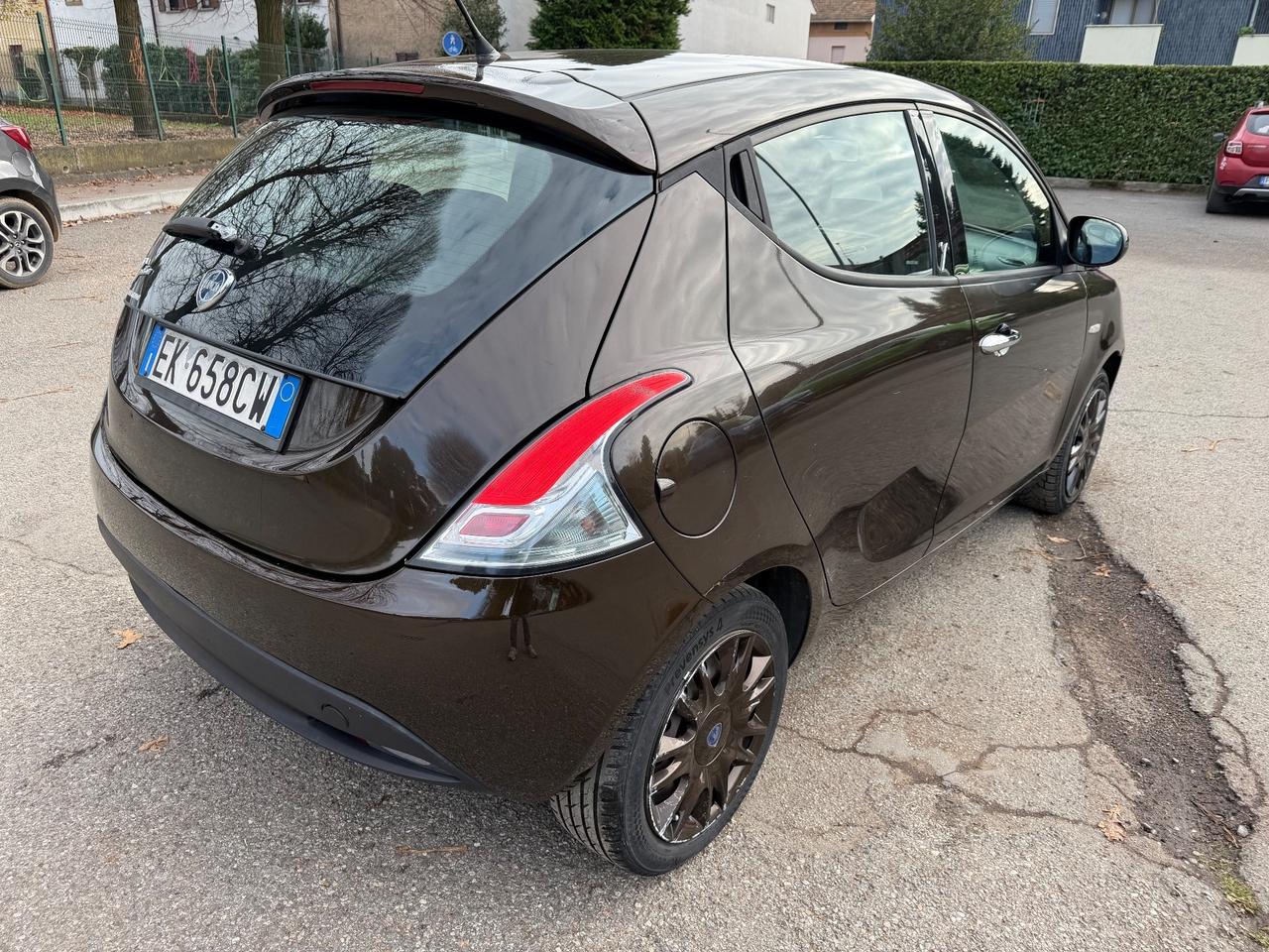 Lancia Ypsilon 1.2 69 CV 5 porte S&S Platinum