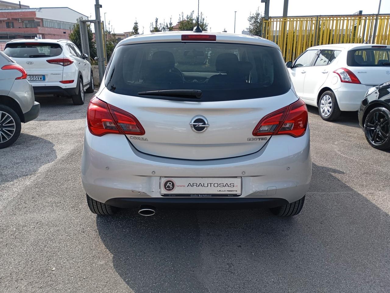 Opel Corsa 1.4 90CV GPL Tech Black Edition