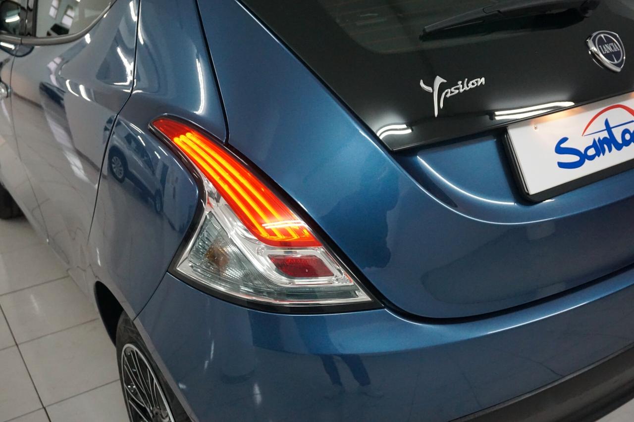 Lancia Ypsilon 1.0 FireFly 5 porte S&S Hybrid Silver