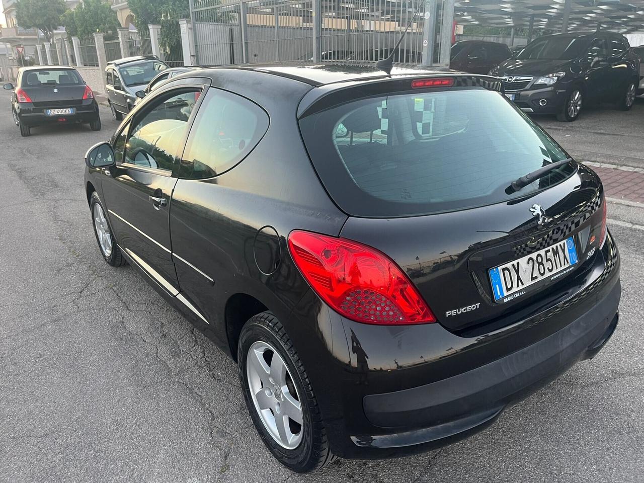 Peugeot 207 1.4 8V X Line - 2009