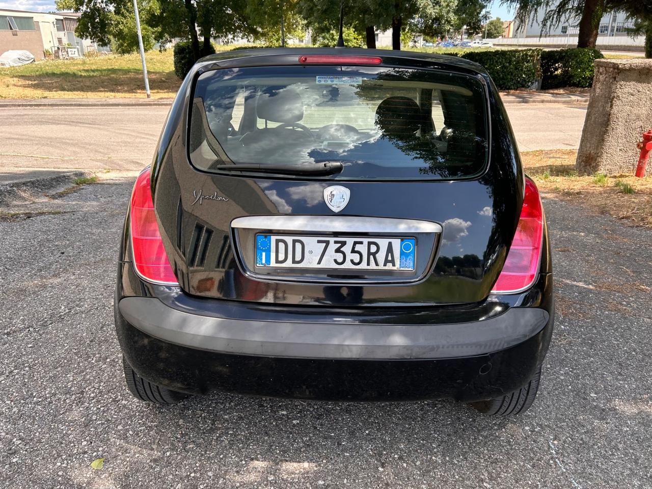 Lancia Ypsilon Momo 1200 neopatentati
