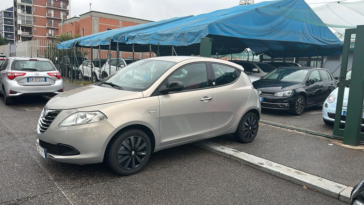 Lancia Ypsilon 1.2 69 CV 5 porte GPL Ecochic Gold