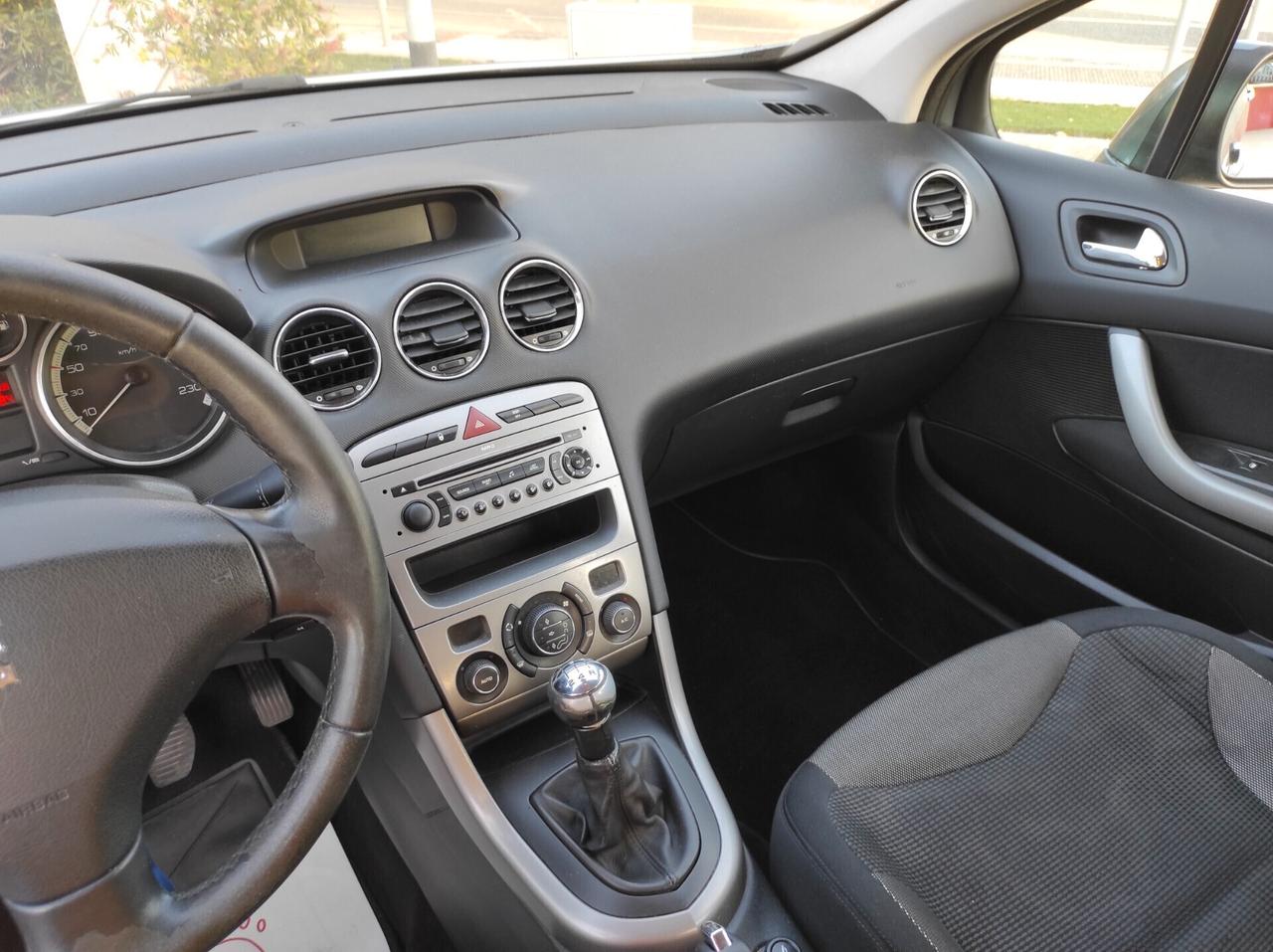 Peugeot 308 1.6 HDi - 90cv NEOPATENTATI
