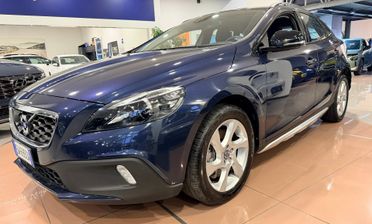 VOLVO V40 CROSS COUNTRY D3 SUMMUM