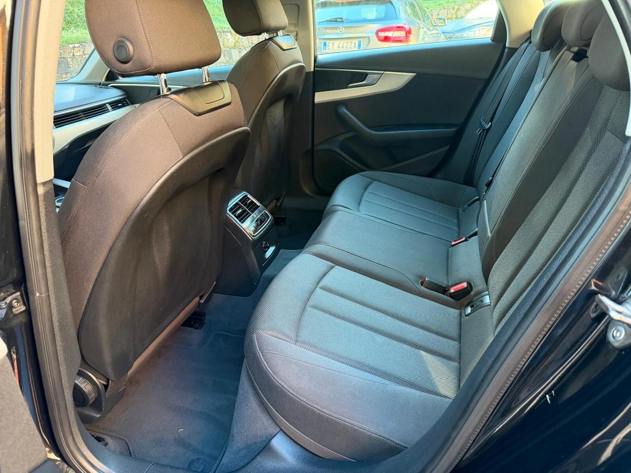 Audi A4 Avant 35 TDI S tronic Business Sport