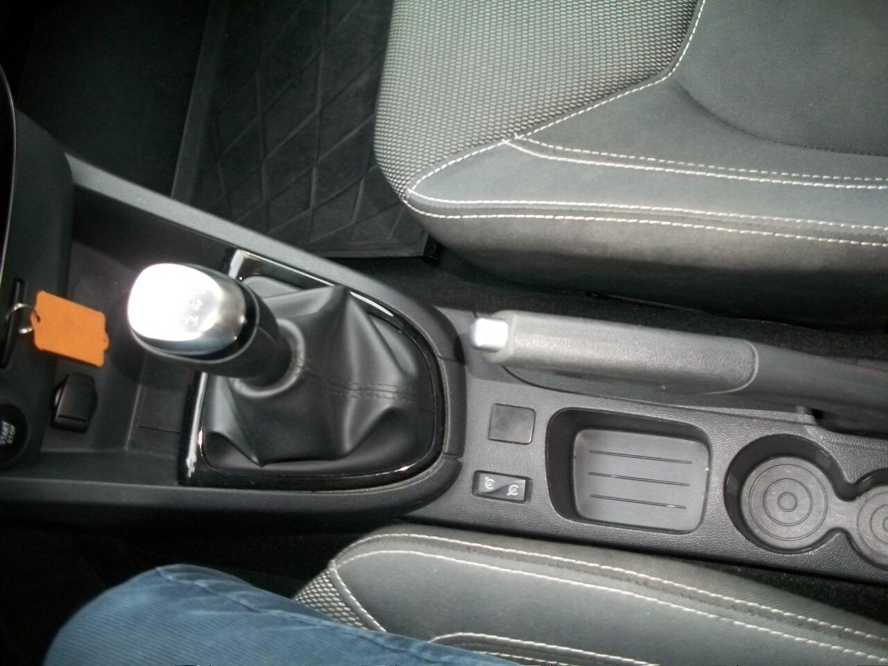 Renault Clio dCi 8V 90 CV EDC 5 porte Business CC 1461 kw 66 SI NUOVI PATENTATI GARANZIA UN ANNO