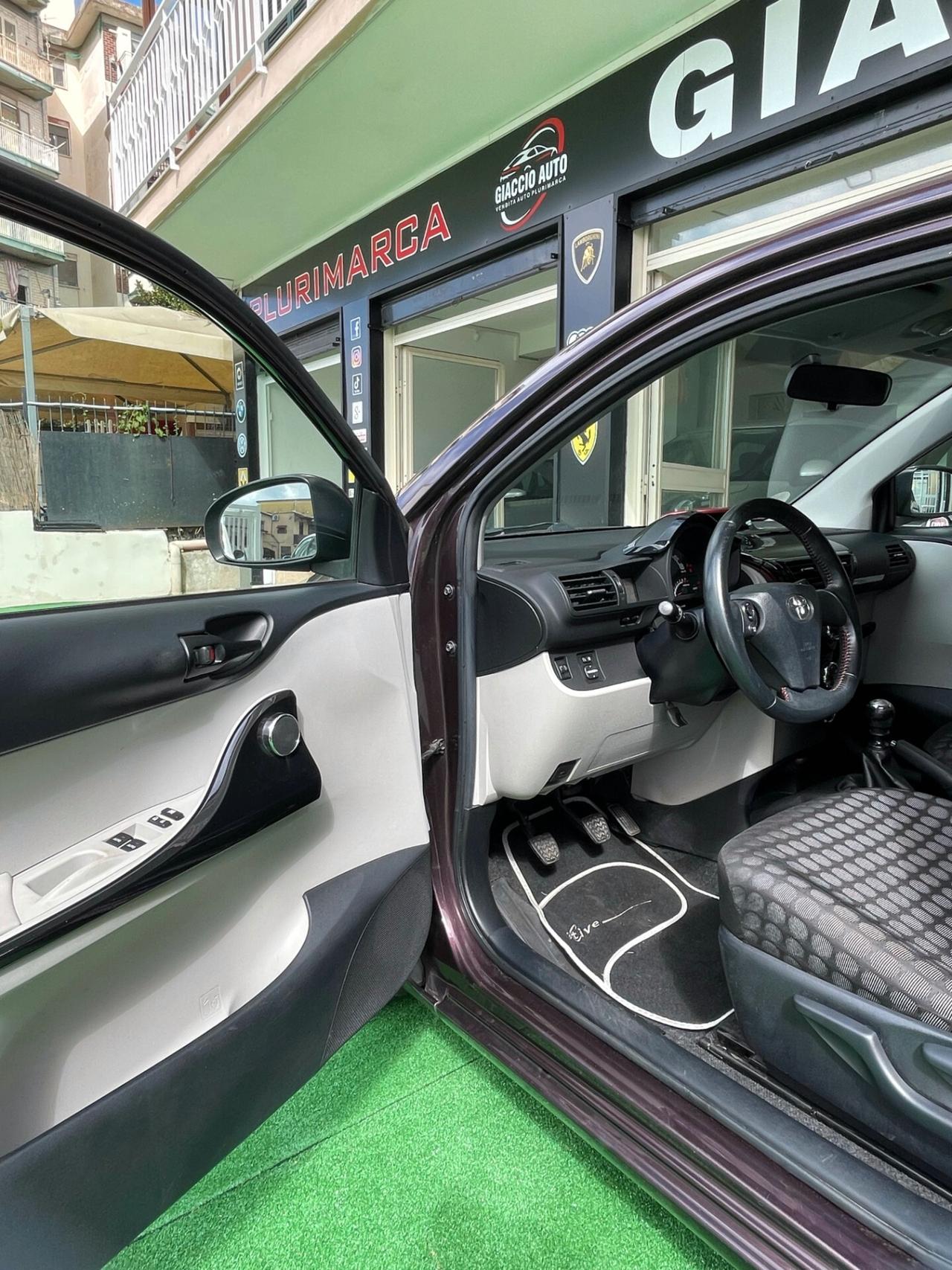 Toyota iQ 1.0