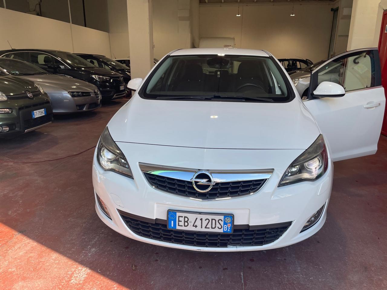 Opel Astra 1.6 Turbo 180CV 5 porte aut. Cosmo S