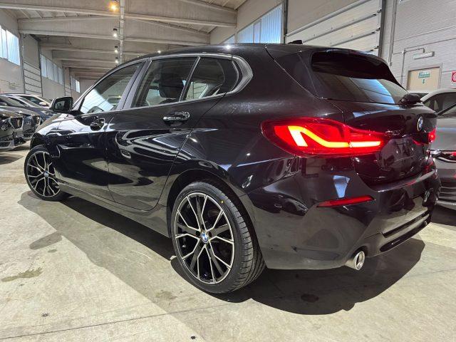 BMW 118 iA 5p. Business Advantage "18 Msport/Navi/Virtual