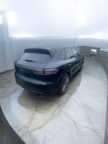 Porsche Cayenne 2022 photo 2