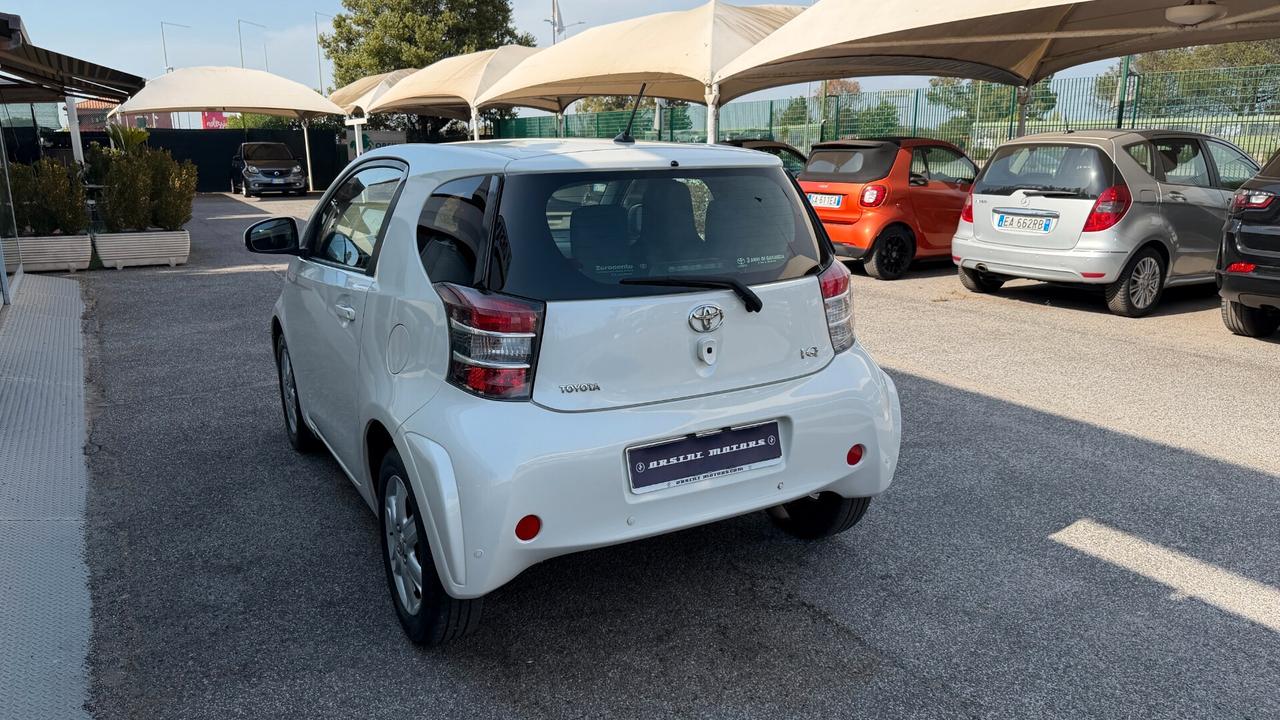Toyota iQ 1.0 CVT Trend