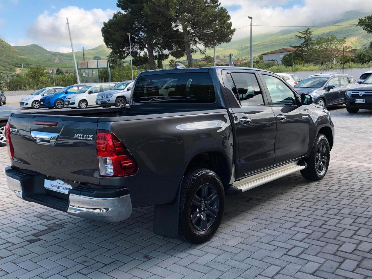 Toyota Hilux 2.4 D-4D 4WD Lounge 2022
