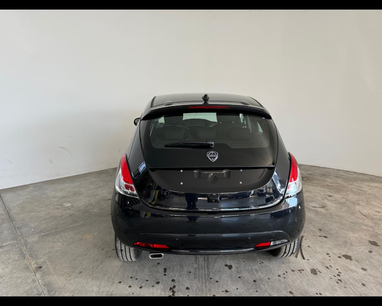 LANCIA Ypsilon My24 1.0 Firefly 70 CvStart&Stop Hybrid Platino