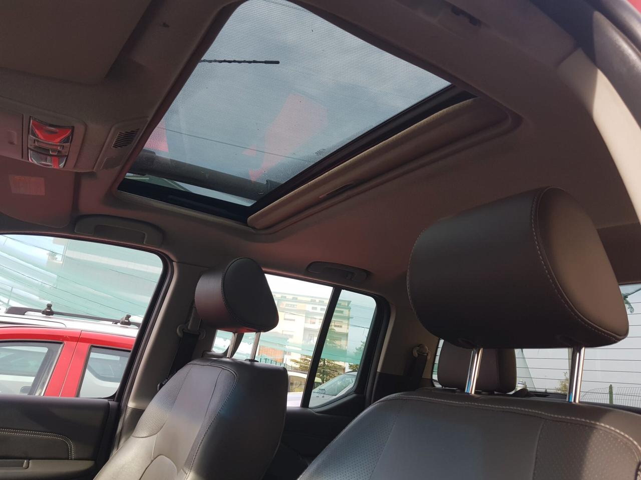 Nissan Navara 3.0 dCi 4 porte Double Cab LE V6