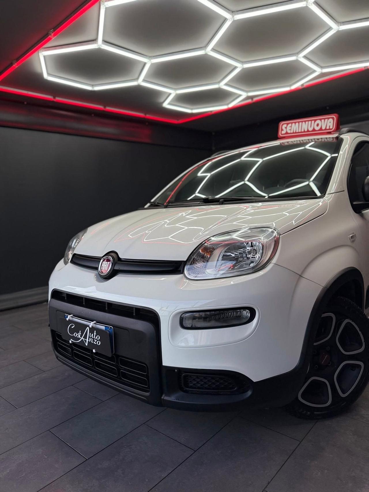 Fiat Panda 1.0 Hybrid City Cross 29000 KM