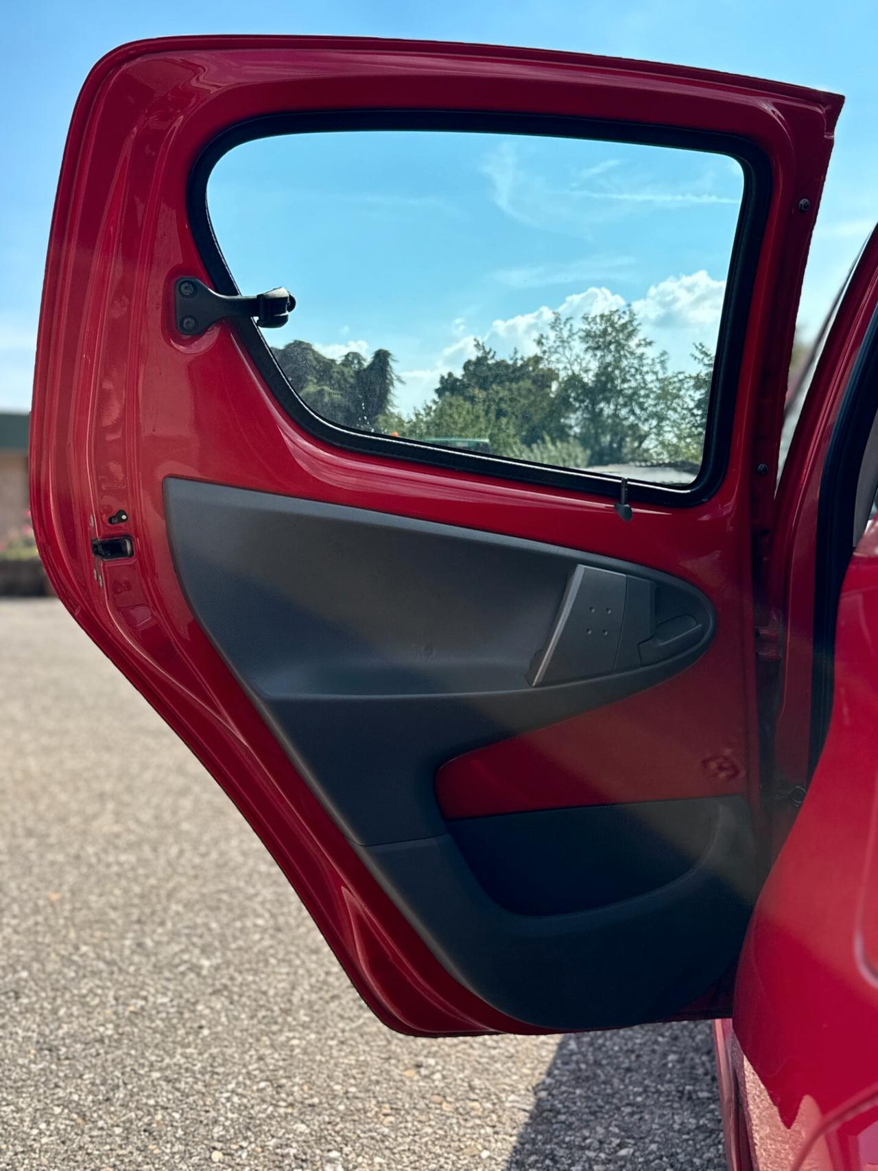 Toyota Aygo 1.0 50kW Benz 5porte *85.000 km*