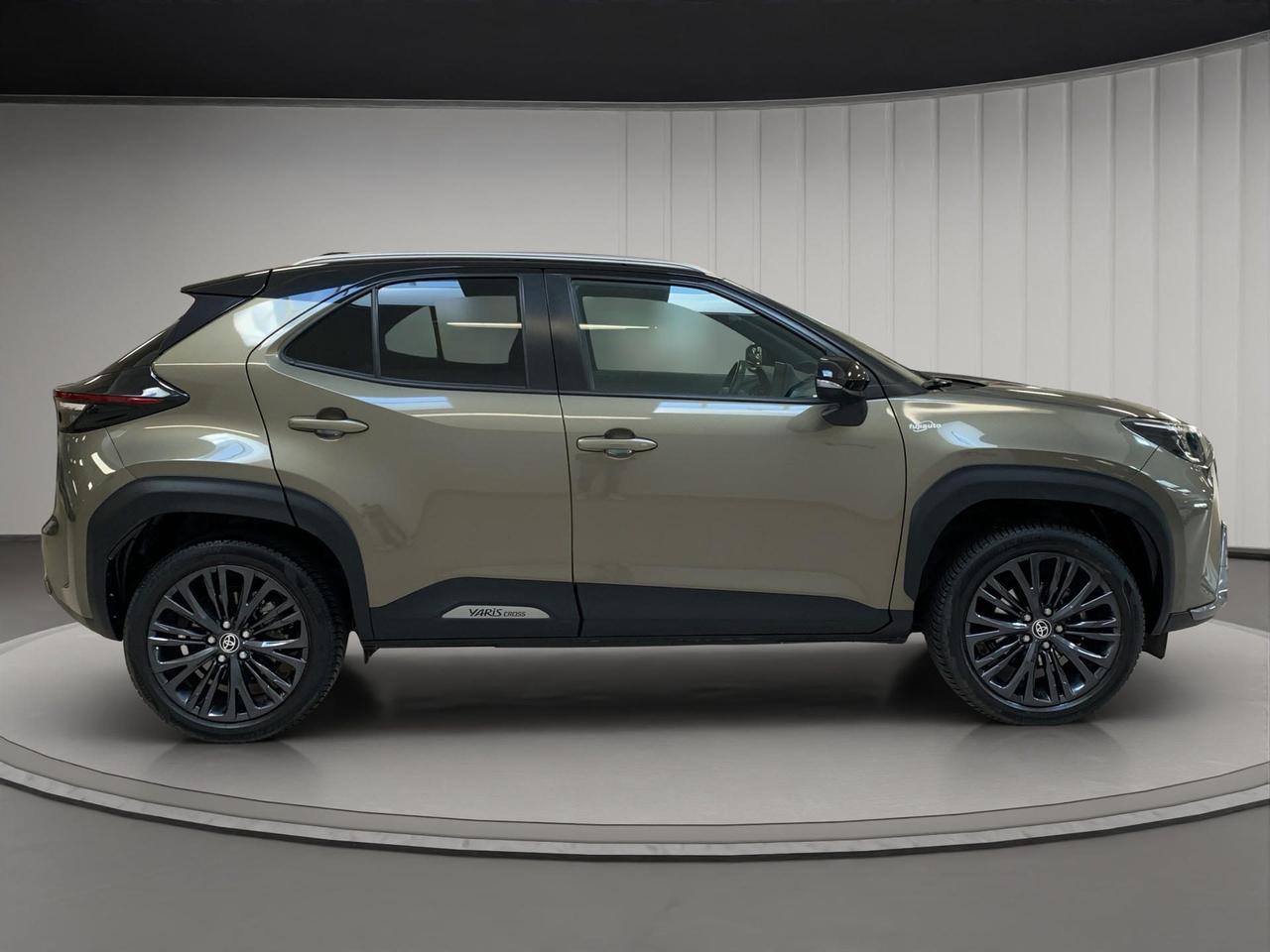 Toyota Yaris Cross 1.5h Adventure awd-i 116cv e-c