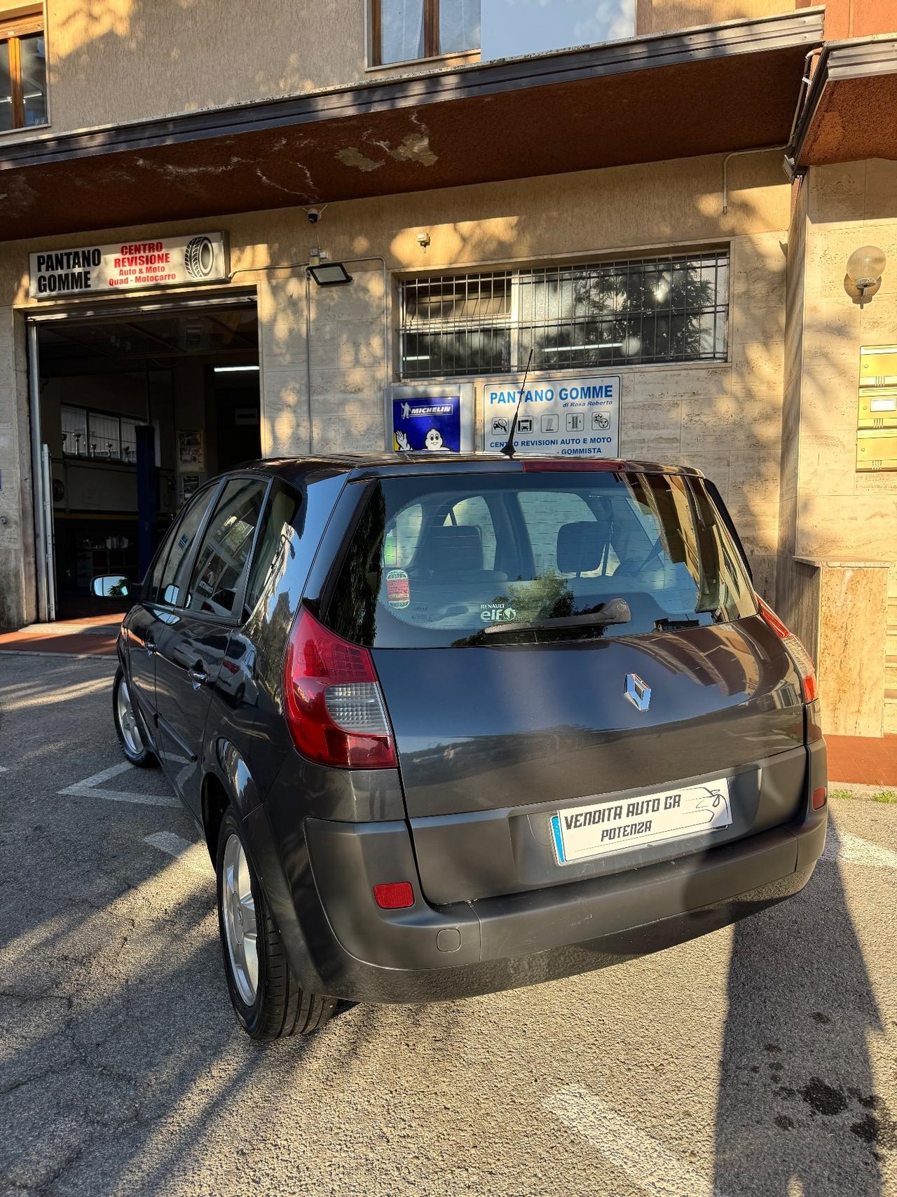 Renault Scenic Scénic 1.5 dCi/105CV Dynamique