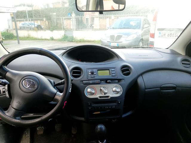 TOYOTA Yaris 1.0i 16V cat 5 porte Sol