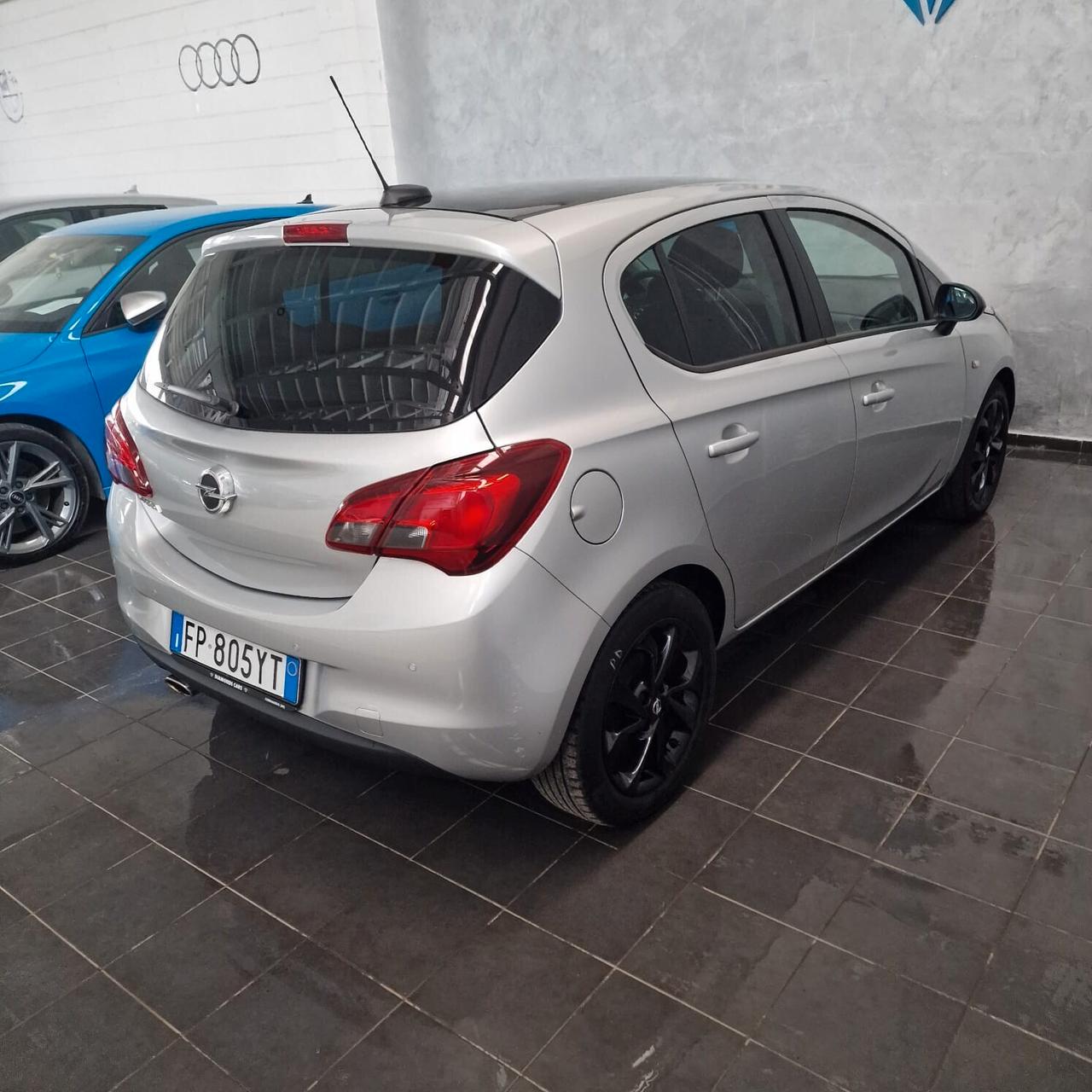 Opel Corsa 1.2 5 porte Black Edition