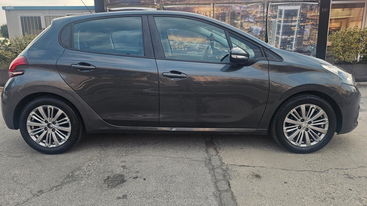 Peugeot 208 1.4 HDi 68 CV 5 porte Allure