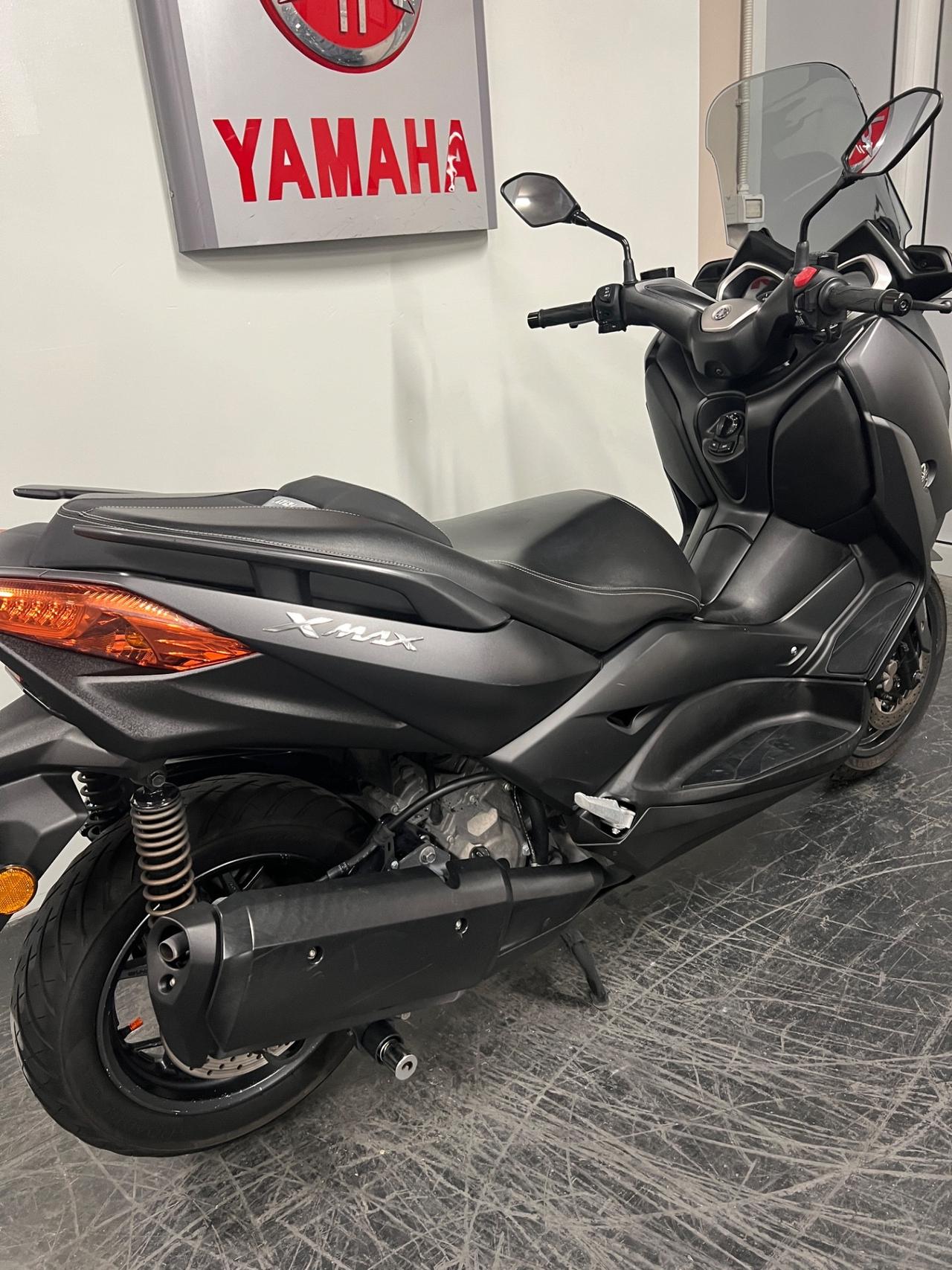 Yamaha X-Max 300