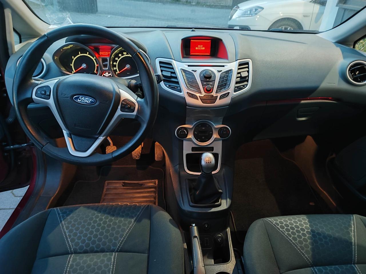 Ford Fiesta 1.4 5 porte Titanium uni-pro