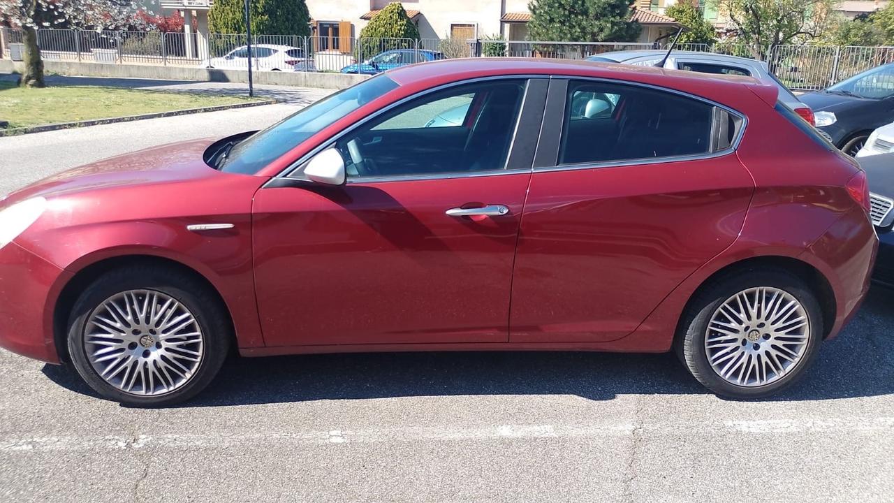 Alfa Romeo Giulietta 2.0 JTDm-2 - 2011